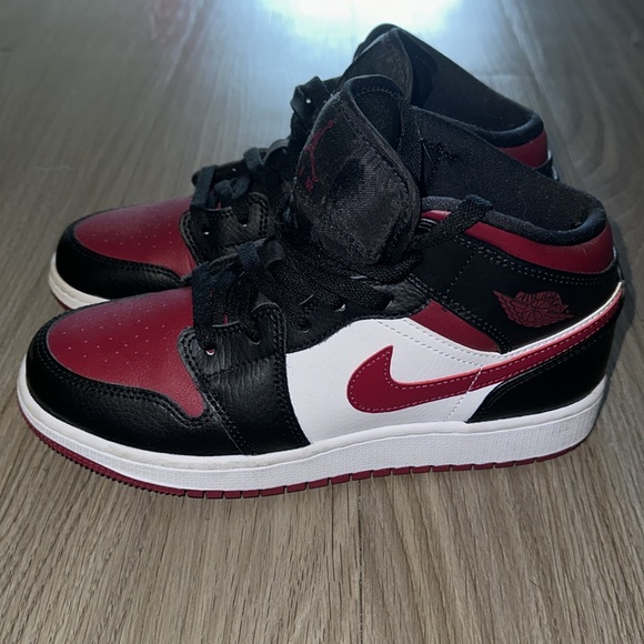 NIKE AIR JORDAN 1 SIZE 6 YOUTH - Picture 4 of 6